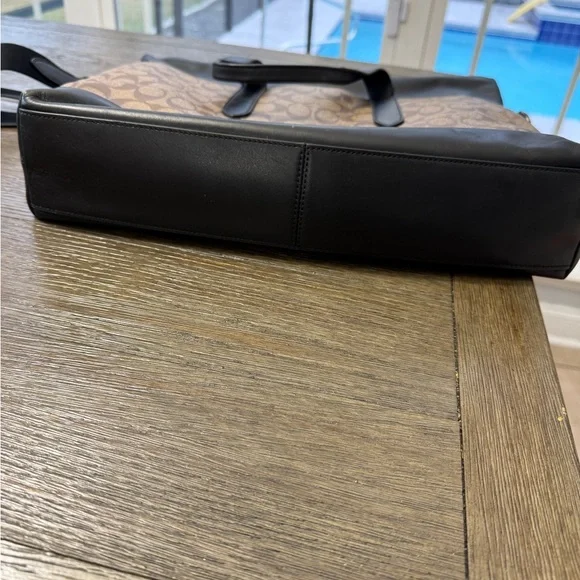 Coach Tan and Black Signature Laptop Bag - Picture 6 of 6